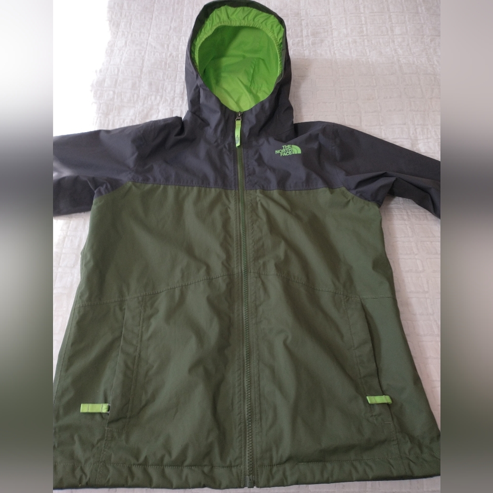 The North Face Dry Vent Kids Two-Tone Green‎ Raincoat, Size Large, Hiking
